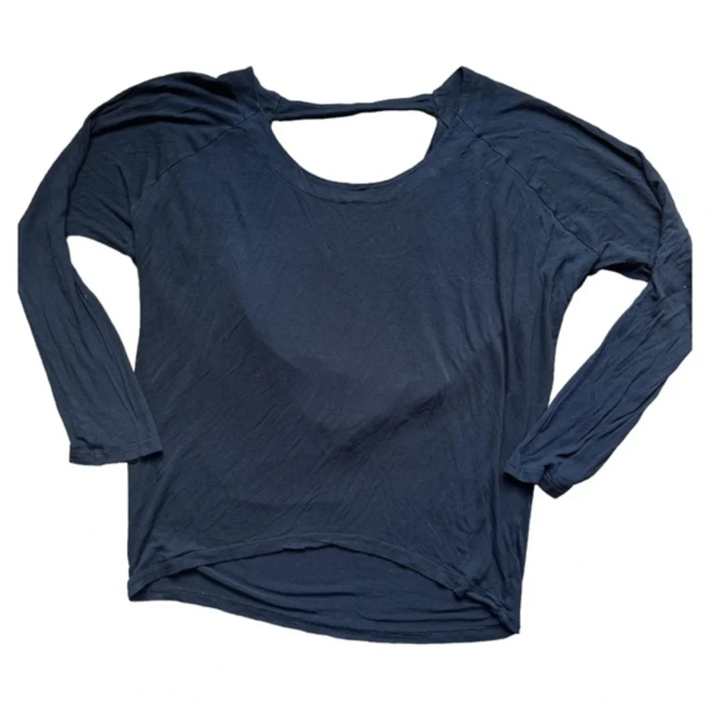 Express size medium, blacking sleeve super soft top, cut out back scoop hangs